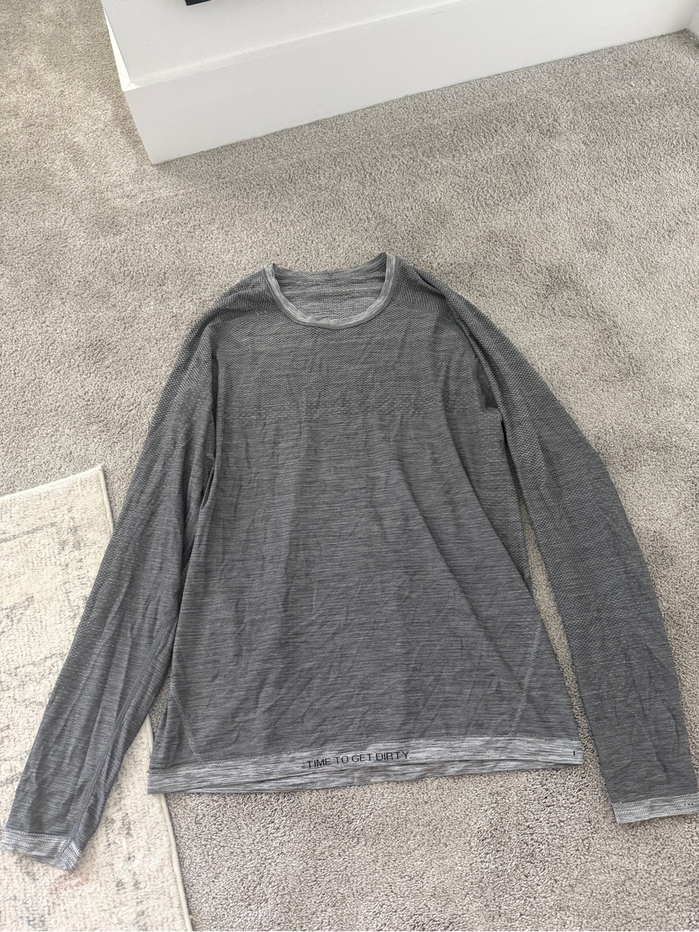 lululemon athletica Men's Long Sleeve Crew - Gray